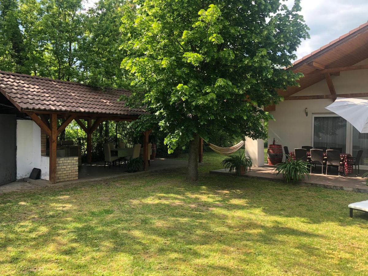 Five Season'S Lakehouse Balatonlelle Buitenkant foto